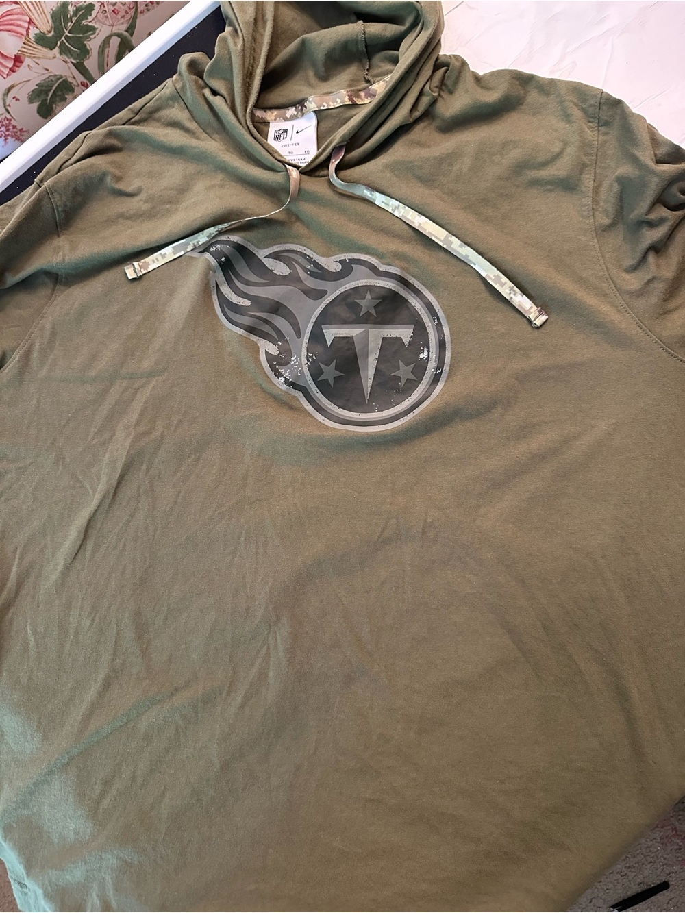 Nike NFL On-Field Tennessee Titans Salute To Service T-Shirt Hoodie Olive Green